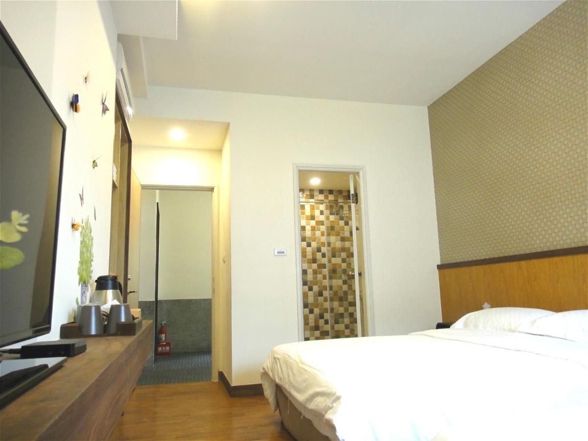 Park 66 Apartment Tainan Exterior photo